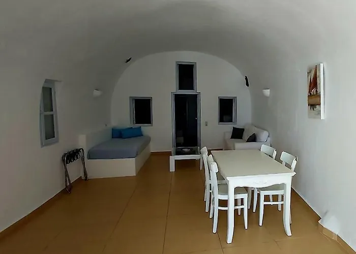 Holiday home Rock Cave House