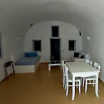 Дом отдыха Rock Cave House